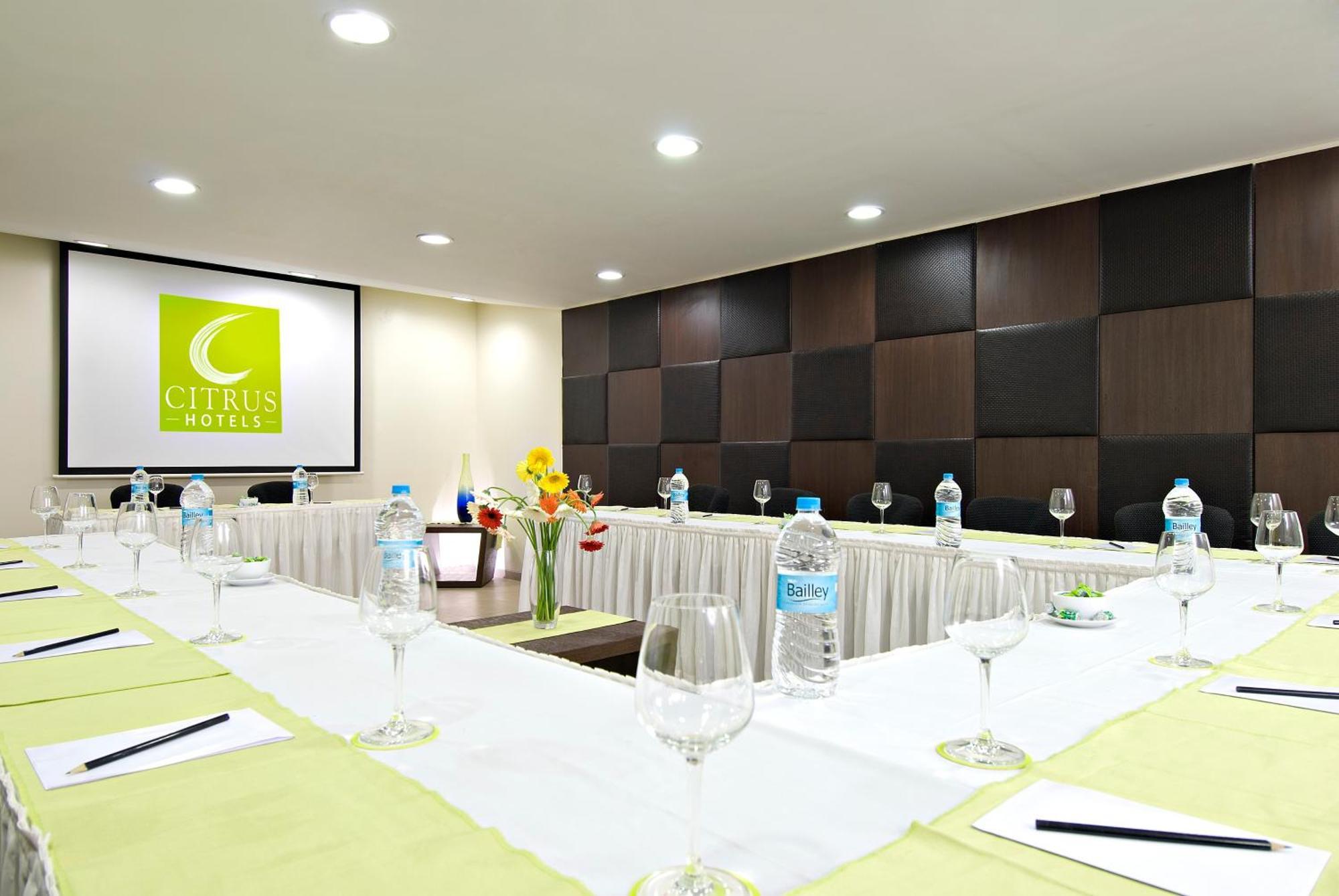 Citrus Hotel Lonavala Esterno foto