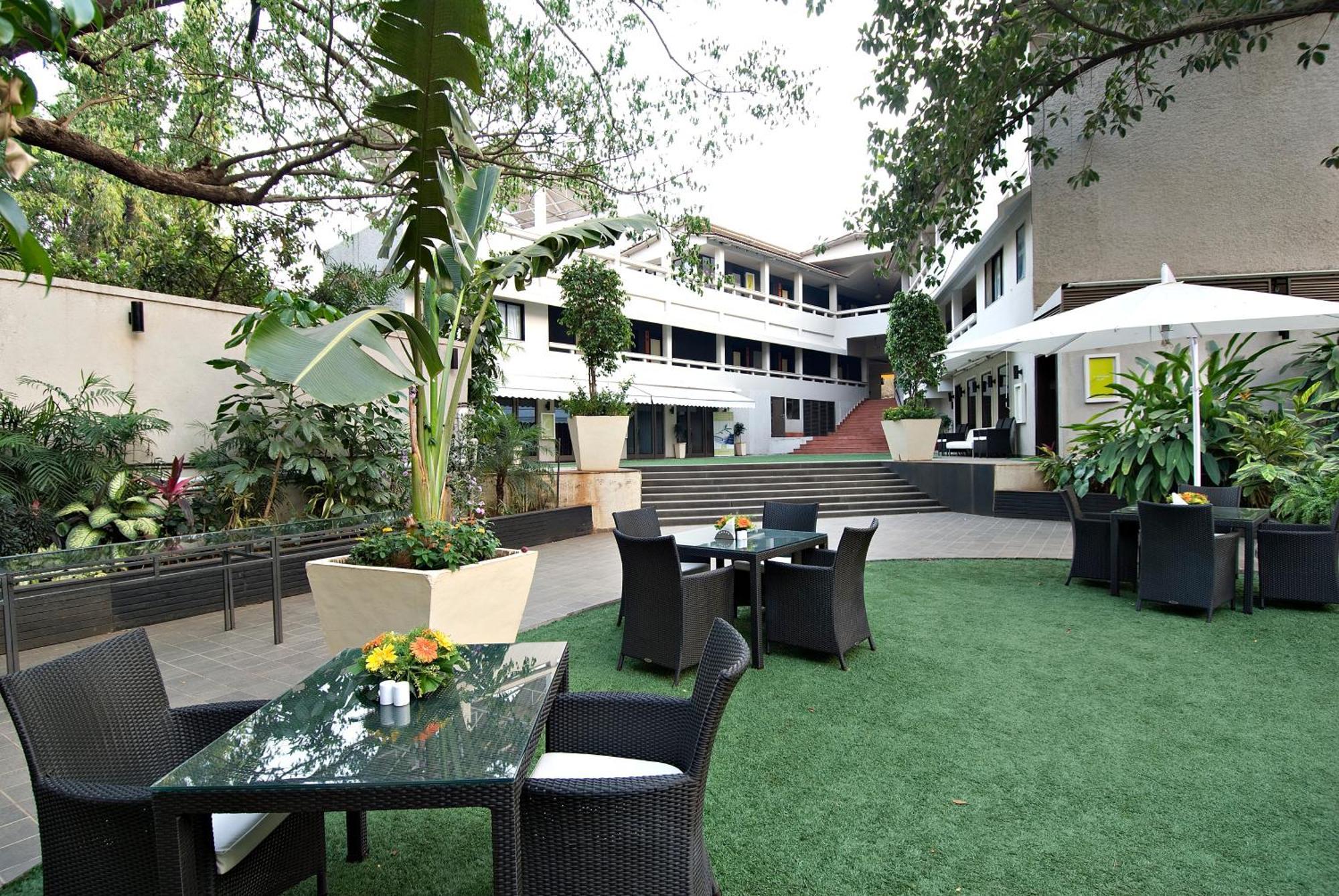 Citrus Hotel Lonavala Esterno foto
