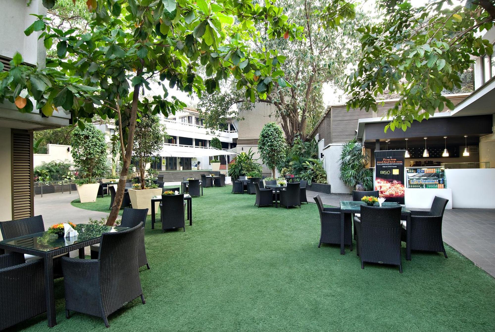 Citrus Hotel Lonavala Esterno foto