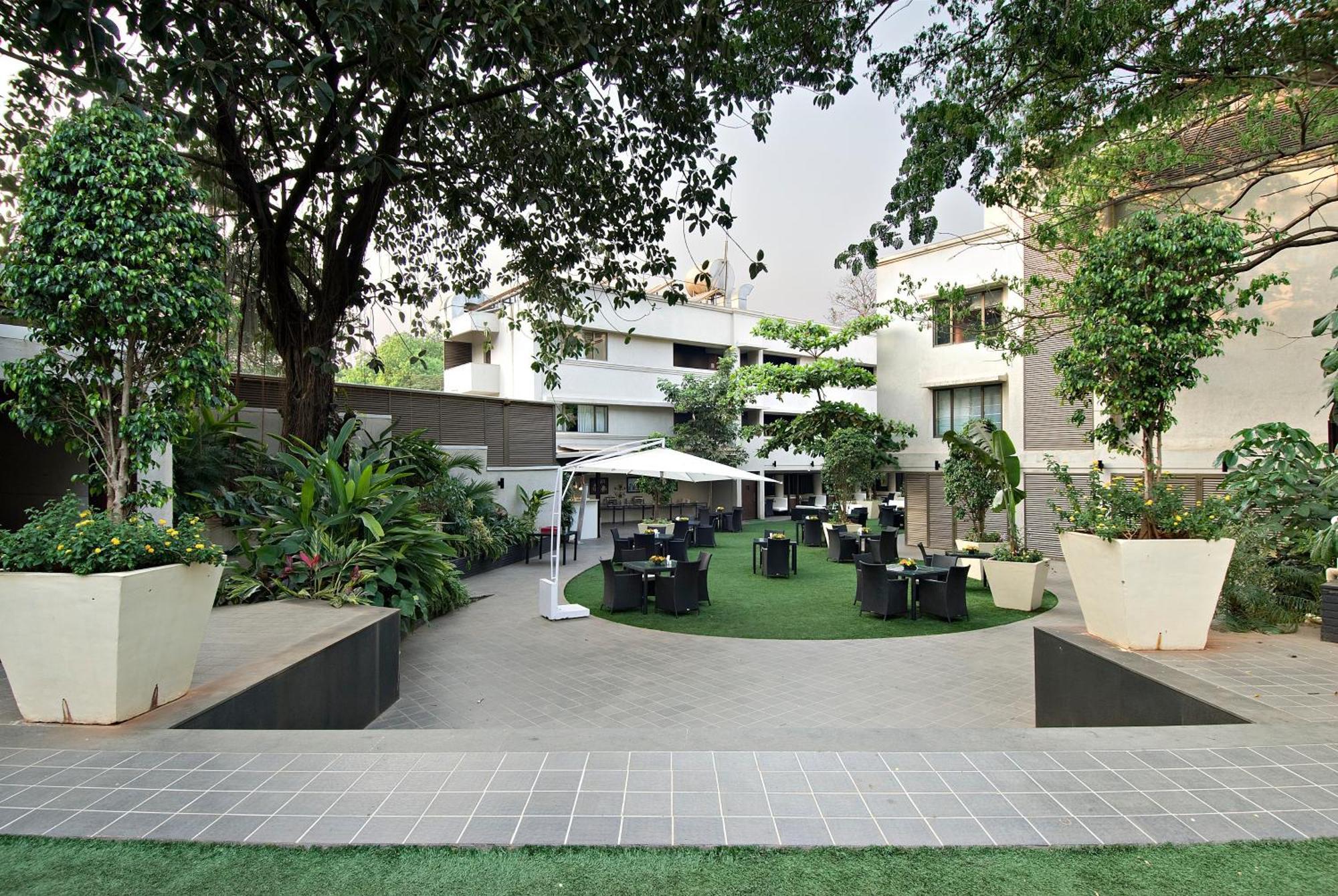 Citrus Hotel Lonavala Esterno foto