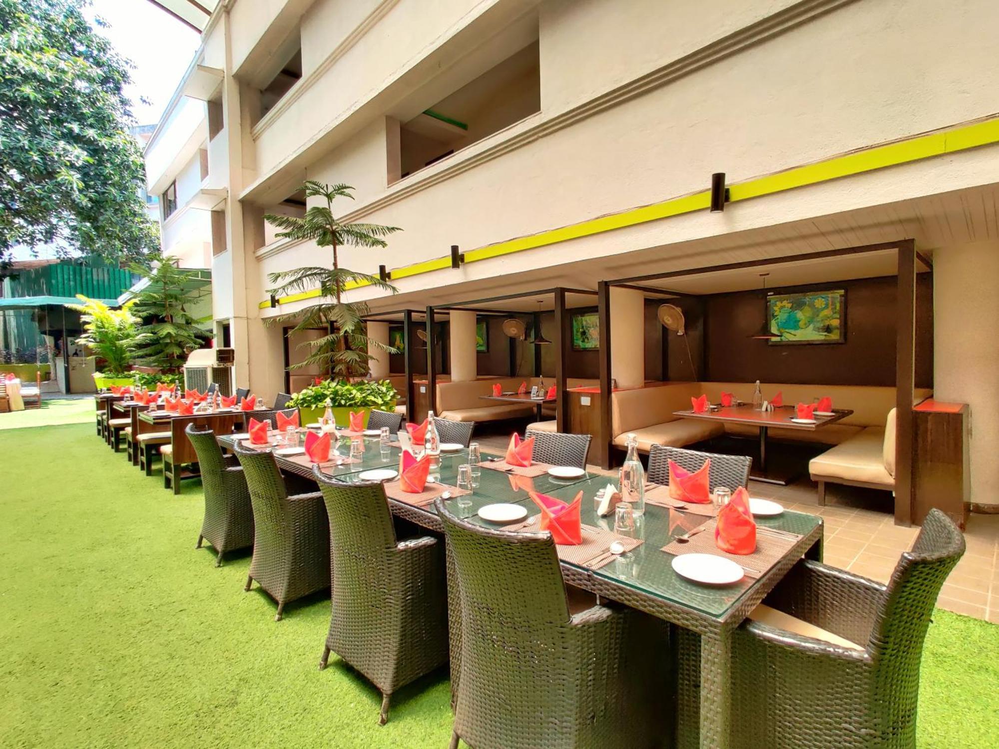 Citrus Hotel Lonavala Esterno foto