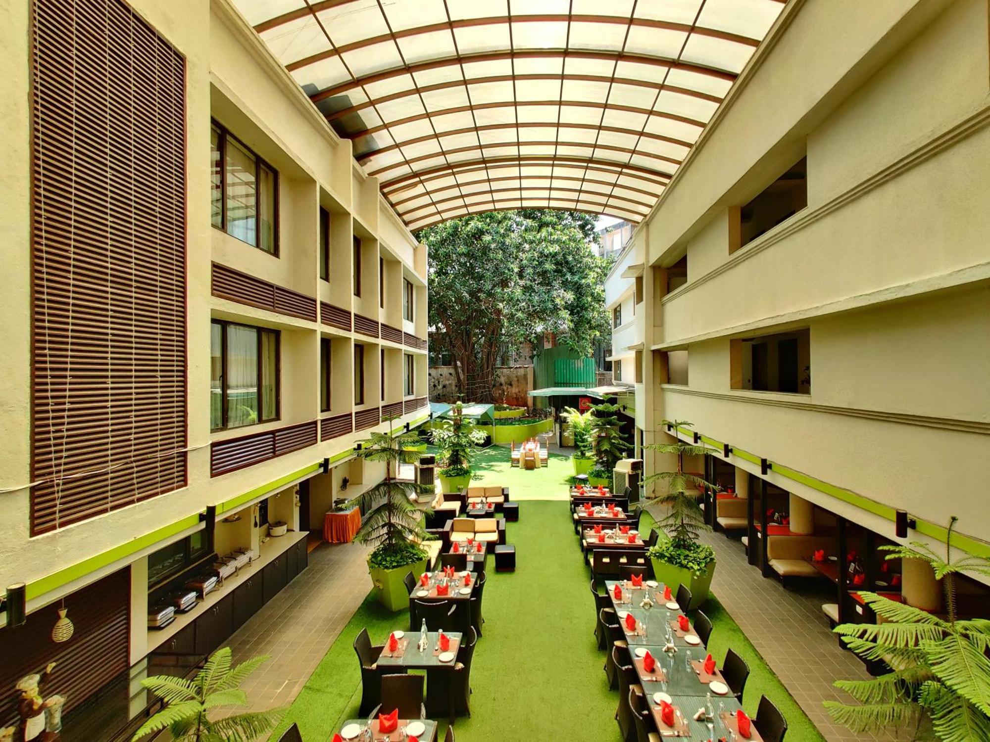 Citrus Hotel Lonavala Esterno foto