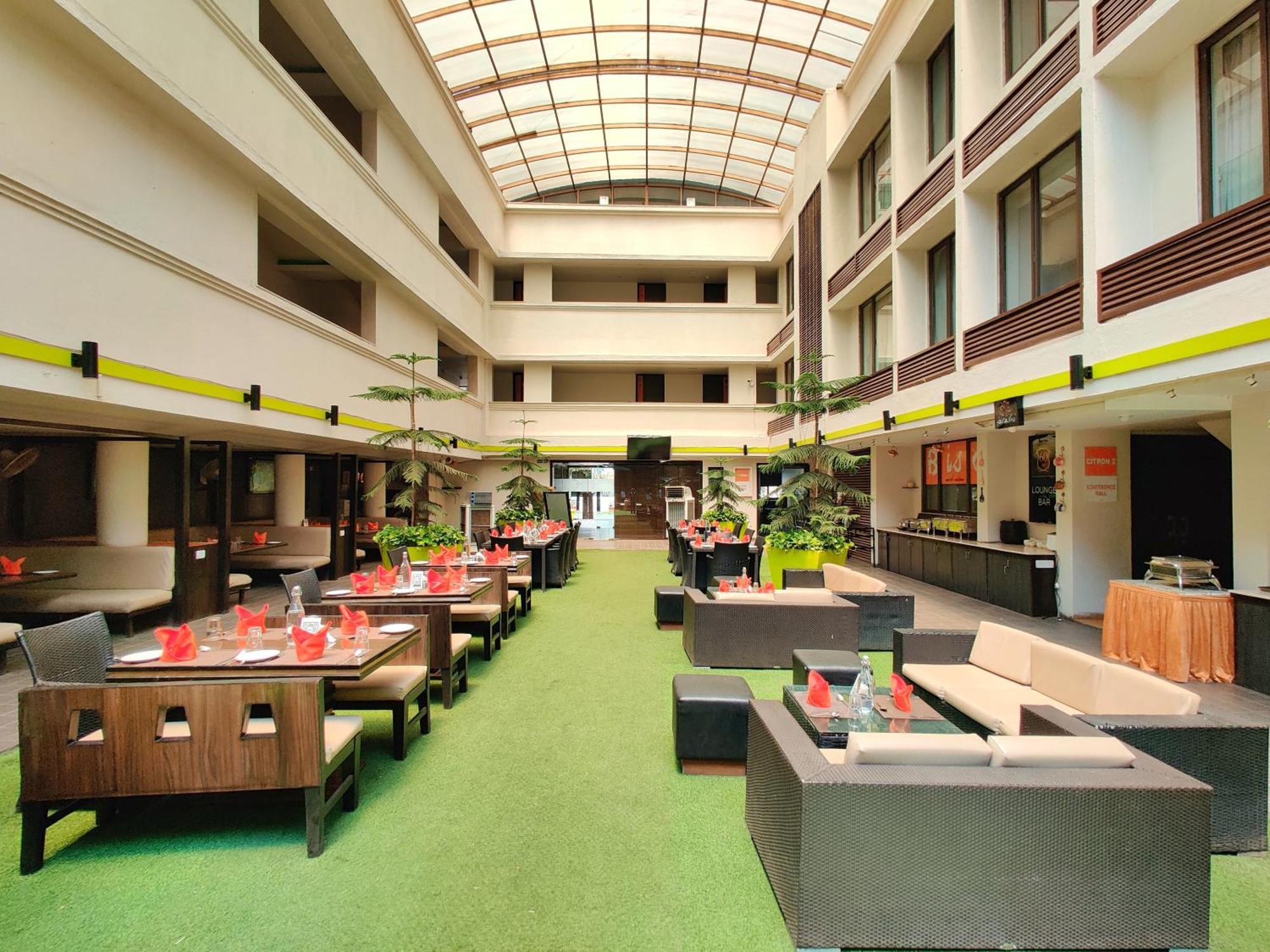 Citrus Hotel Lonavala Esterno foto