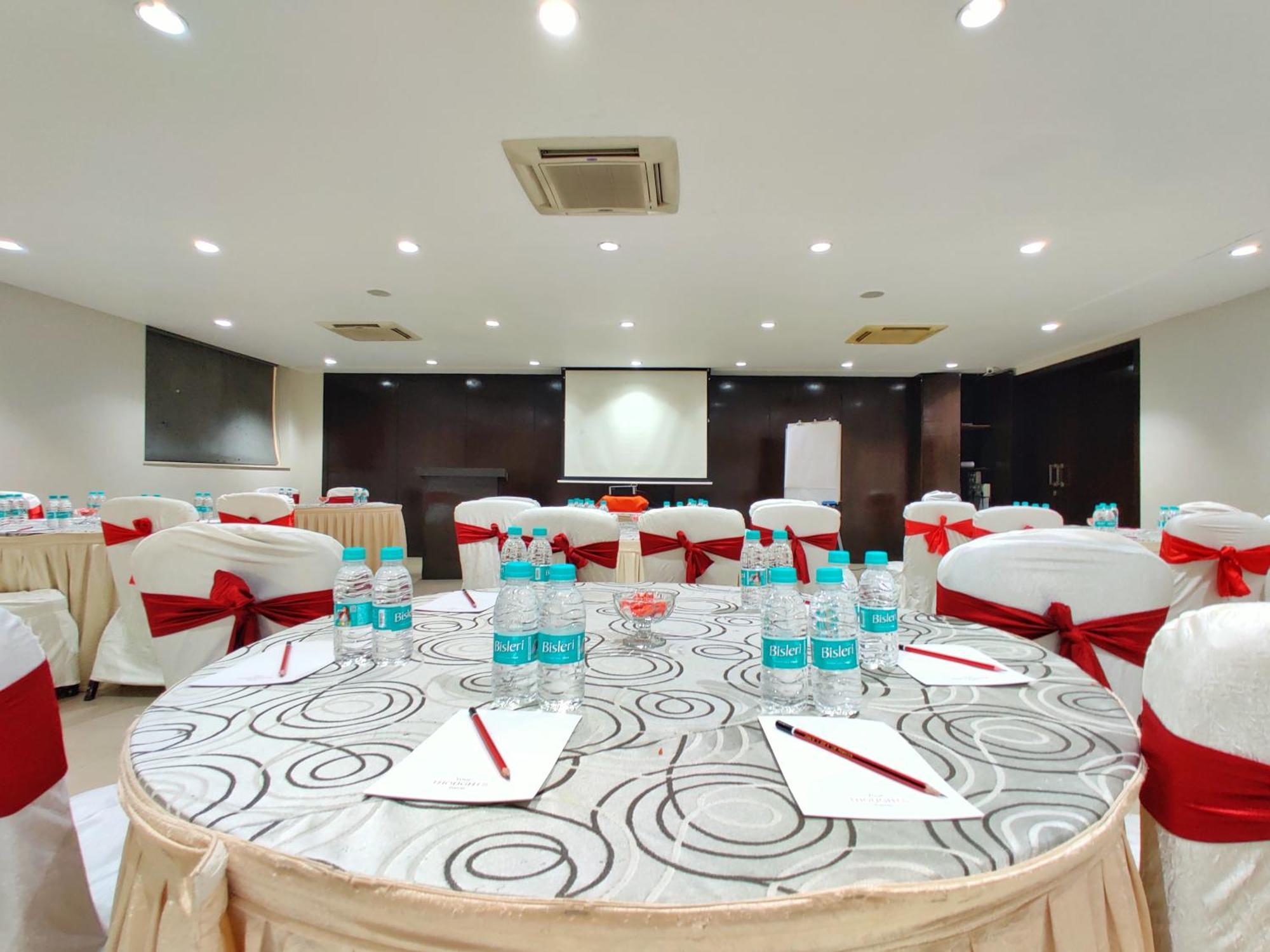 Citrus Hotel Lonavala Esterno foto
