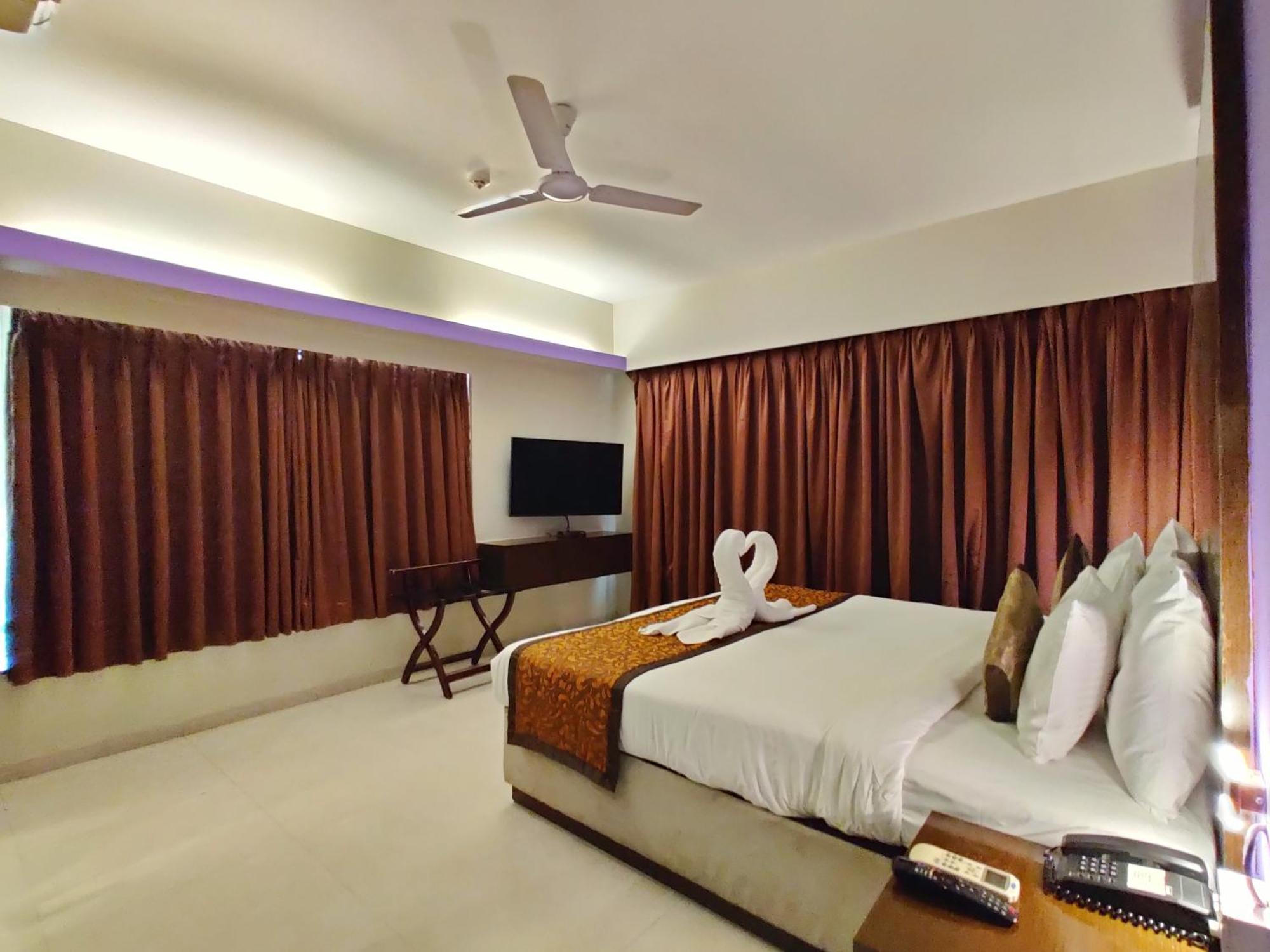 Citrus Hotel Lonavala Esterno foto