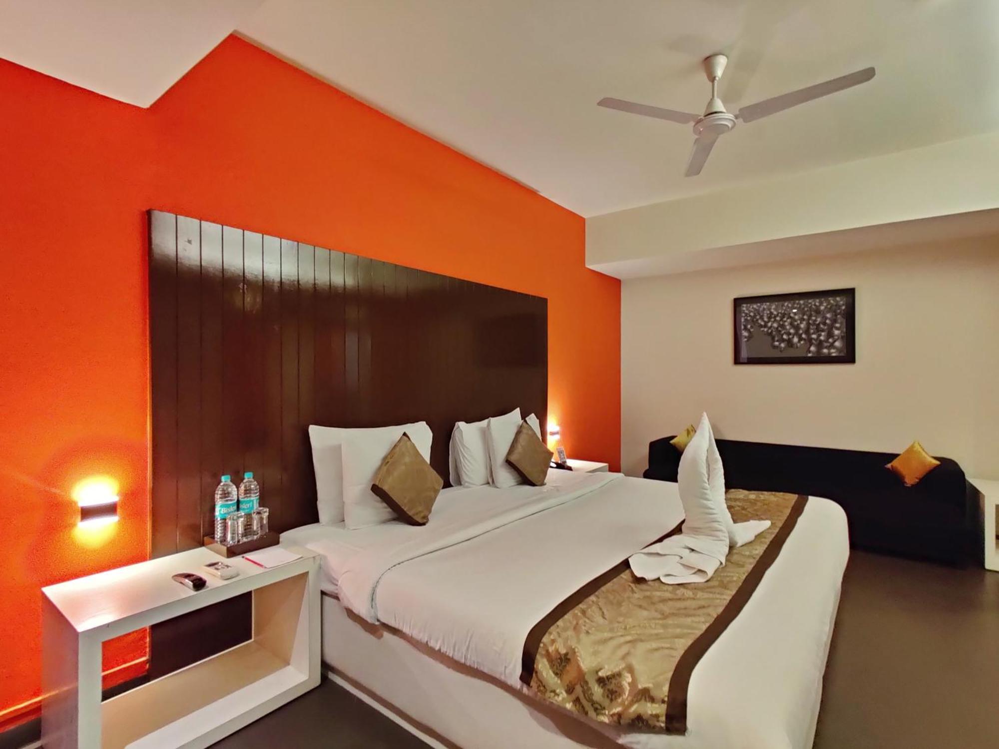 Citrus Hotel Lonavala Esterno foto