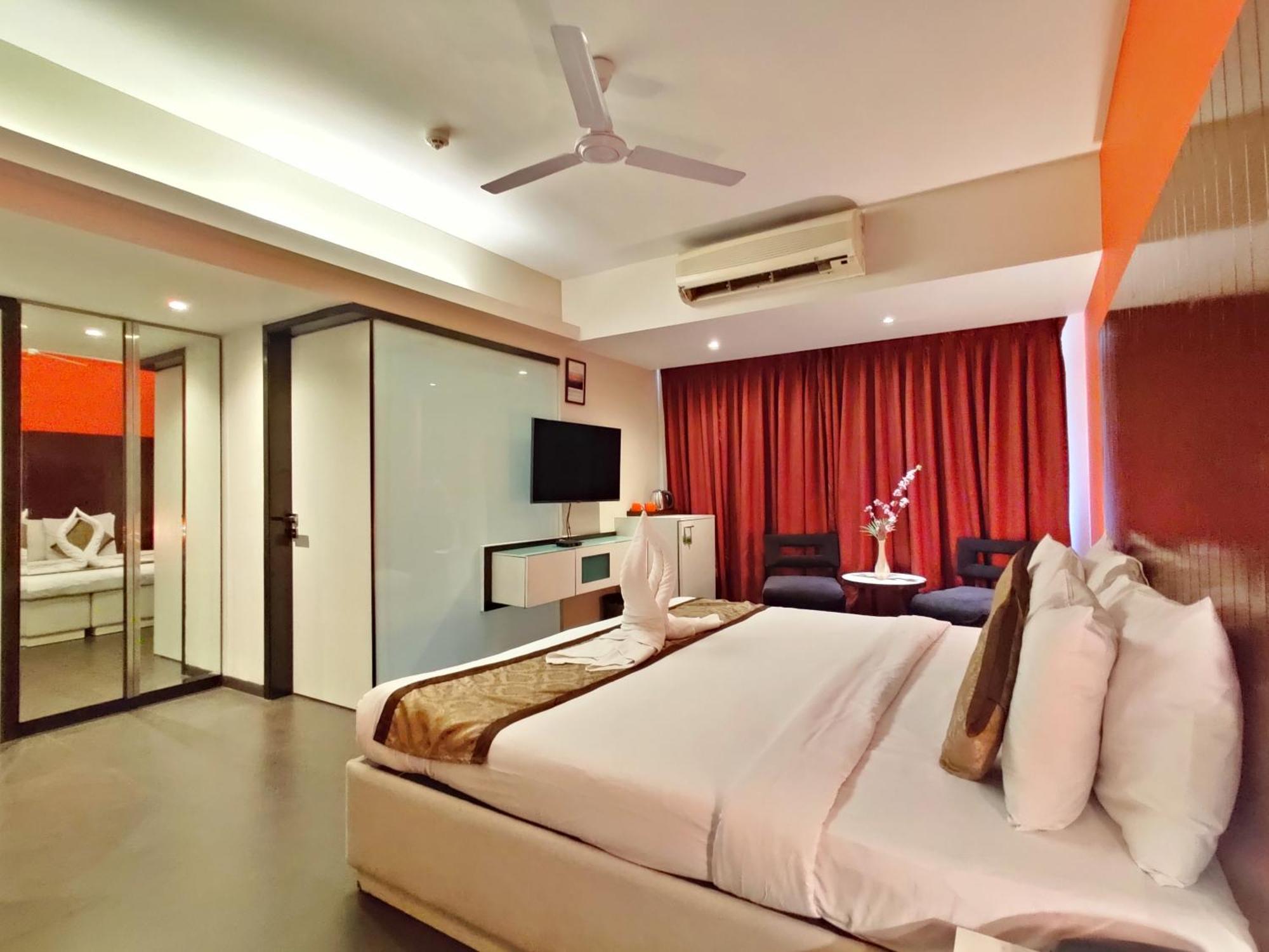 Citrus Hotel Lonavala Esterno foto
