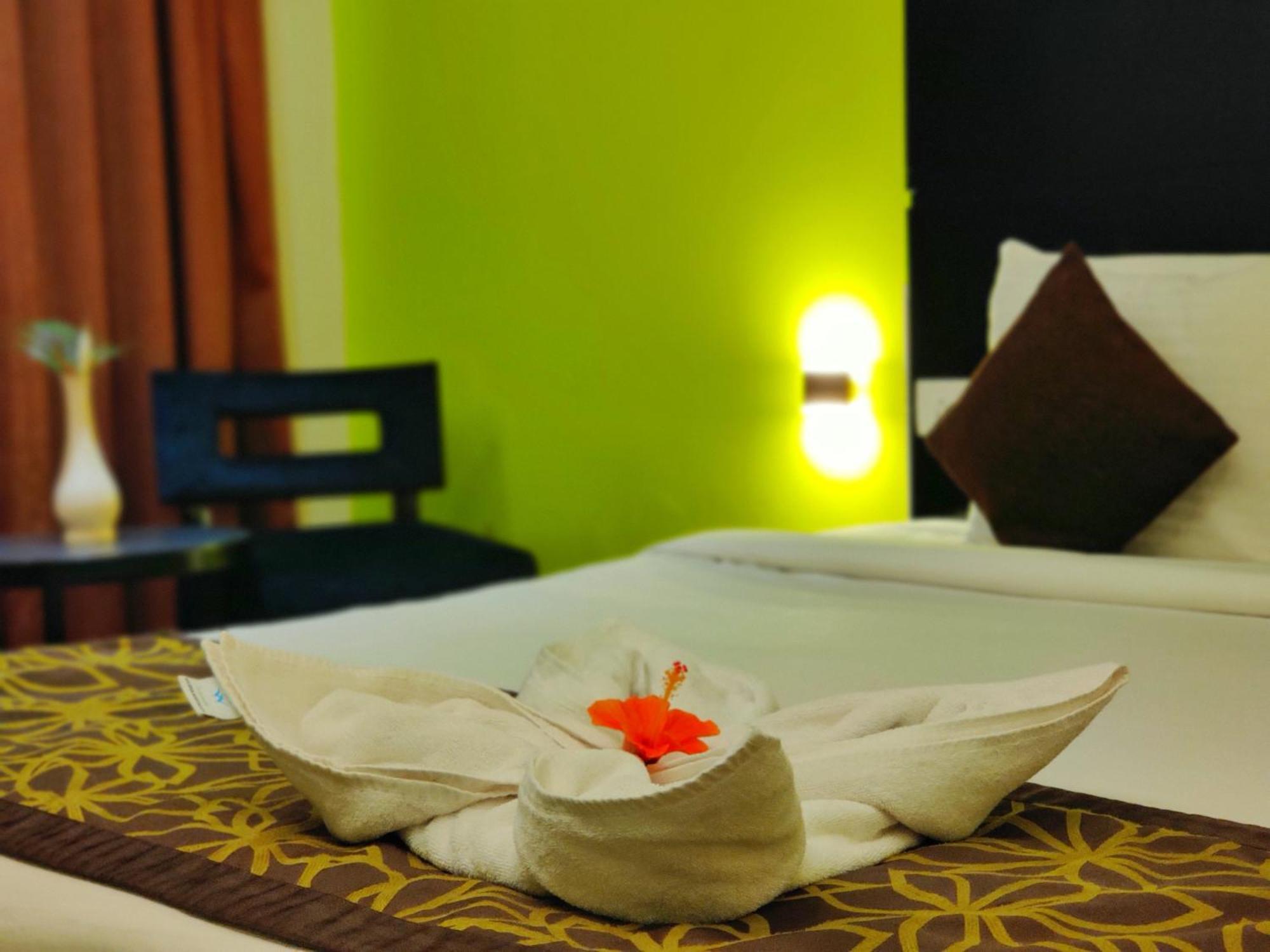 Citrus Hotel Lonavala Esterno foto